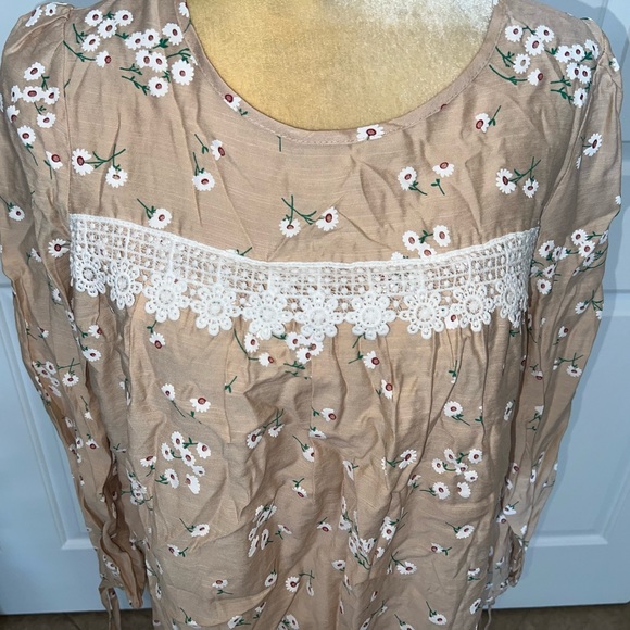 $5 NIGHTGOWN SIZE SMALL. NEW WITHOUT TAGS. $5 IF BUNDLED - Picture 5 of 7